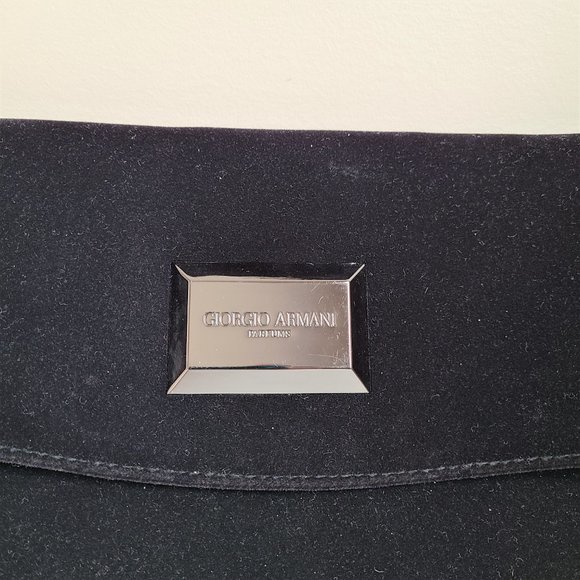 Giorgio Armani velvet perfumes bag clutch. - Picture 5 of 6